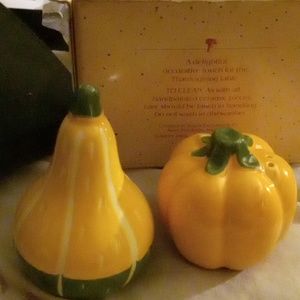Vintage nib salt and pepper shakers hand painted dated 1984 Avon shades of autum
